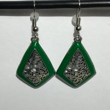 Metal carved hanging earing