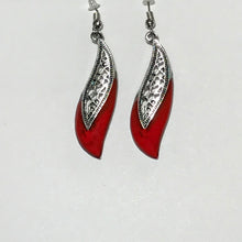 Metal carved hanging earing